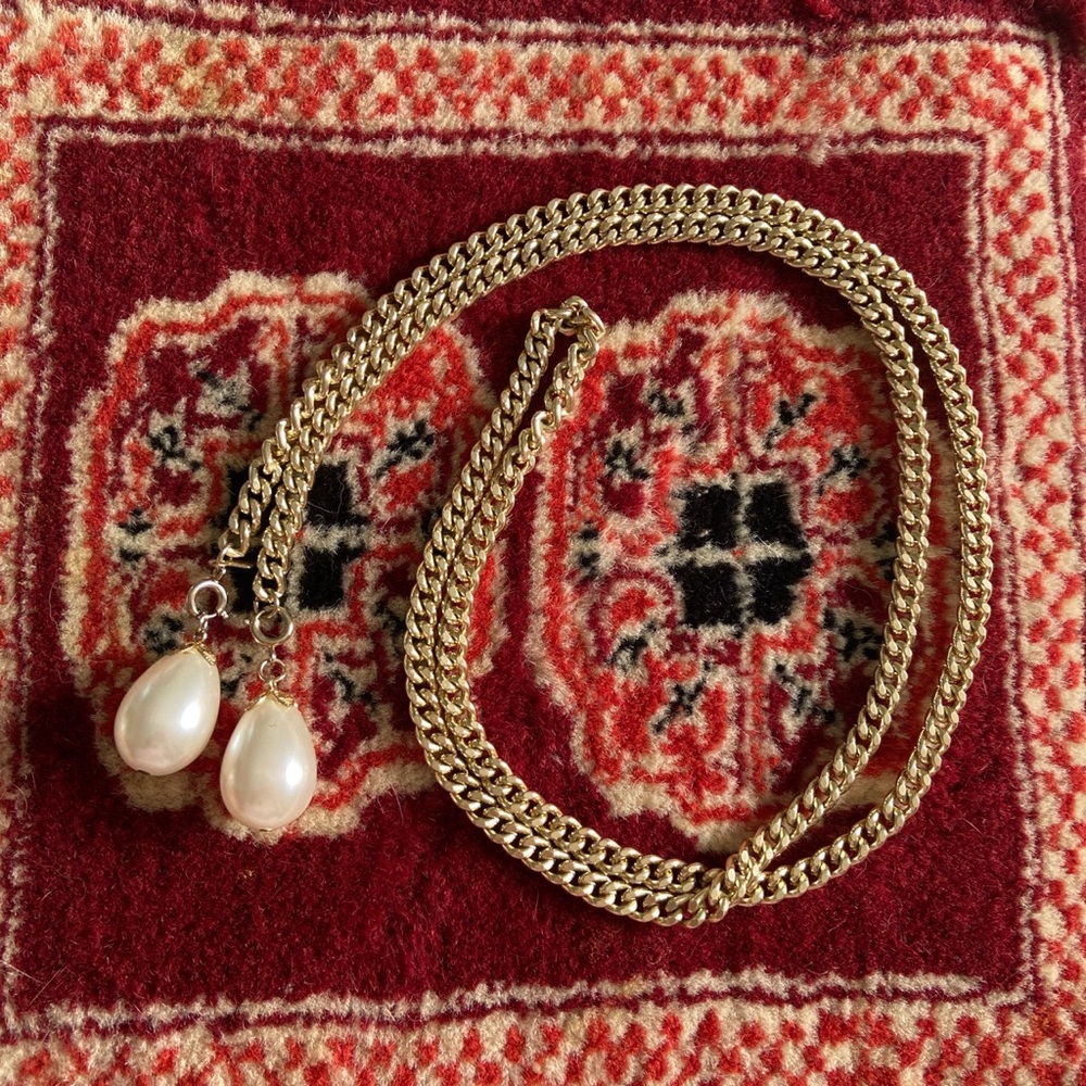 VINTAGE 70s GOLD CHAIN AND PEARL CHAIN BELT